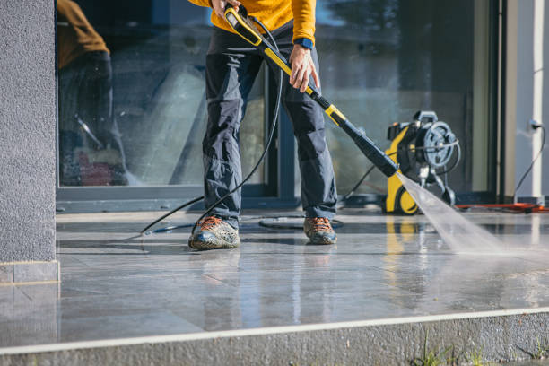 Best Window and Screen Pressure Cleaning in Luxemburg, WI